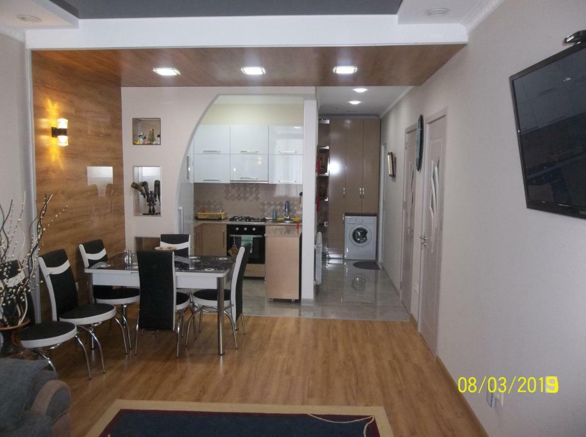 Мате Apartment Batumi Exteriör bild