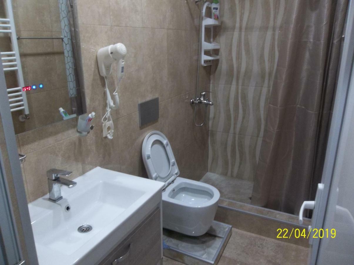 Мате Apartment Batumi Exteriör bild